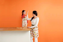 Load image into Gallery viewer, Mom and Me Thanksgiving Apron Set