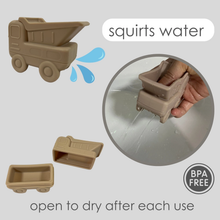 Load image into Gallery viewer, Squirt Water Bath Toy Set
