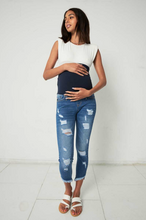 Load image into Gallery viewer, Ivy Distressed Jeans
