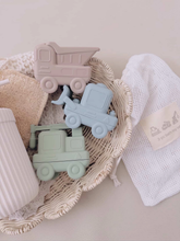 Load image into Gallery viewer, Squirt Water Bath Toy Set
