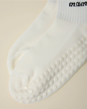 Load image into Gallery viewer, Mama Non-Slip Crew Socks
